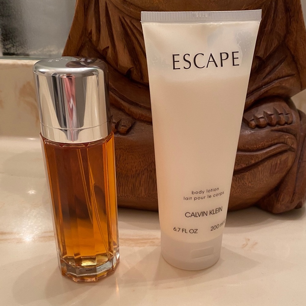 NWOT Calvin Klein Escape Set